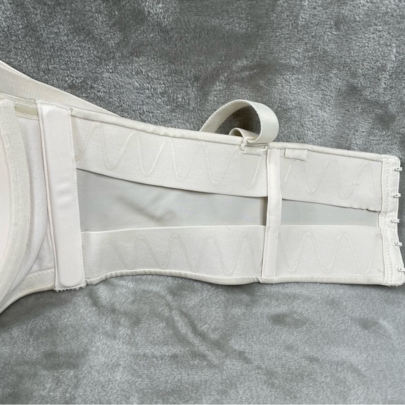 Cacique Multi Way Strapless Full Coverage Bra Size 44DDD - Picture 6 of 7